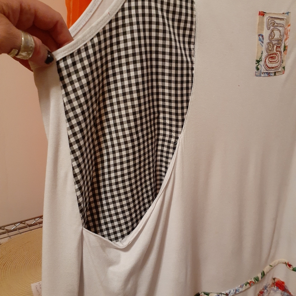Top/Blouse/Tunic - Picture 5 of 10